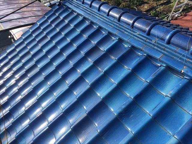 恵那市で劣化した瓦屋根の谷板金を点検、雨水をスムーズに排水する重要なパーツ